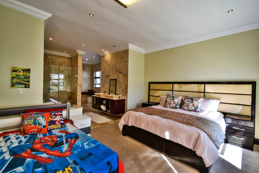 5 Bedroom Property for Sale in Silverwoods Country Estate Gauteng