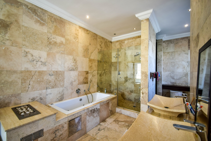 5 Bedroom Property for Sale in Silverwoods Country Estate Gauteng