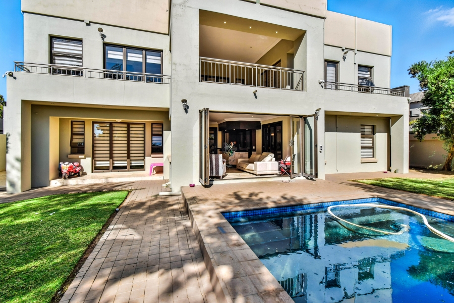 5 Bedroom Property for Sale in Silverwoods Country Estate Gauteng