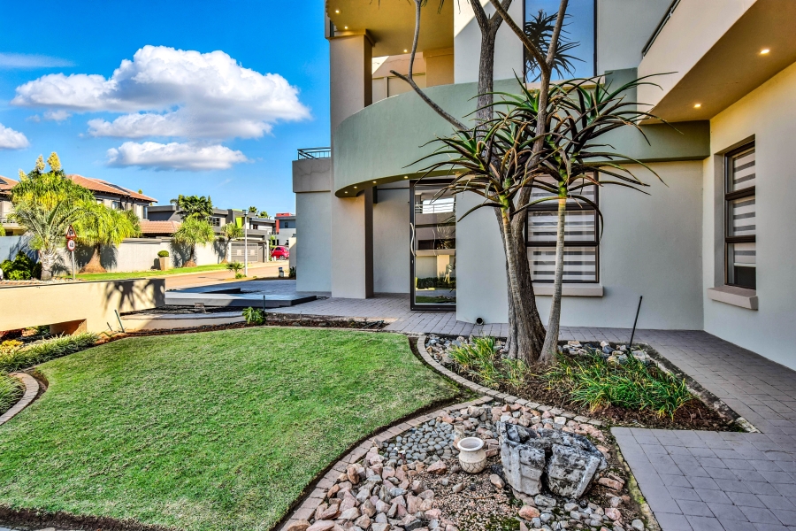 5 Bedroom Property for Sale in Silverwoods Country Estate Gauteng
