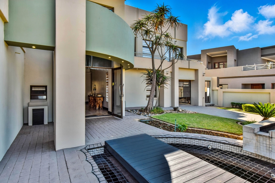 5 Bedroom Property for Sale in Silverwoods Country Estate Gauteng