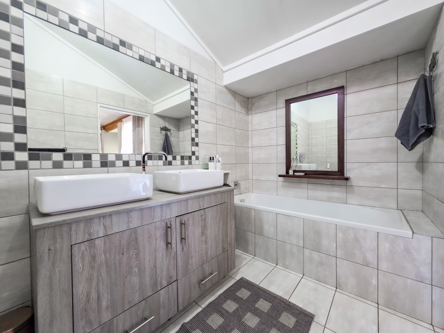 3 Bedroom Property for Sale in Moreleta Park Gauteng