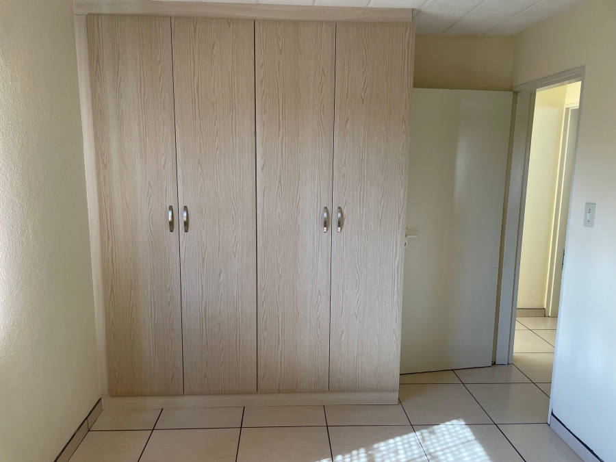 2 Bedroom Property for Sale in Groenkloof Gauteng