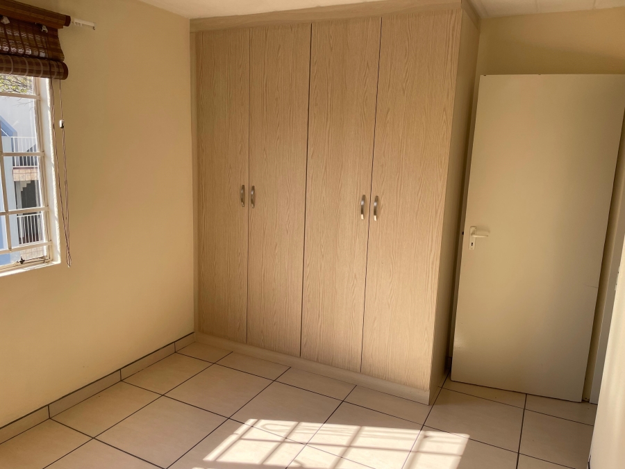 2 Bedroom Property for Sale in Groenkloof Gauteng