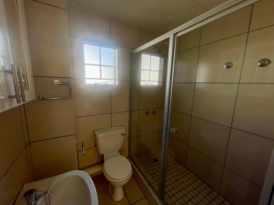 2 Bedroom Property for Sale in Groenkloof Gauteng