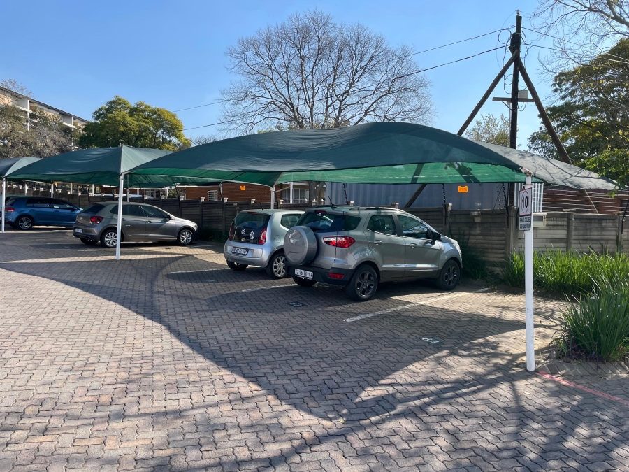 2 Bedroom Property for Sale in Groenkloof Gauteng