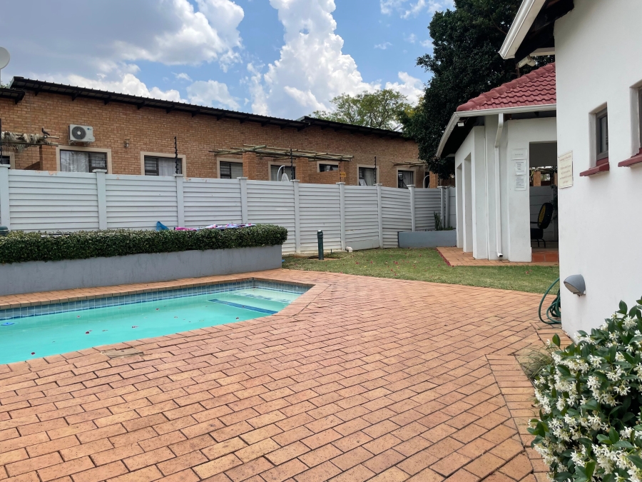 To Let 2 Bedroom Property for Rent in Groenkloof Gauteng