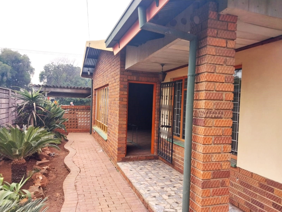 To Let 3 Bedroom Property for Rent in Rietfontein Gauteng