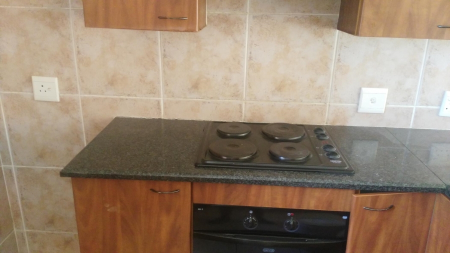 To Let 2 Bedroom Property for Rent in Sonneglans Gauteng