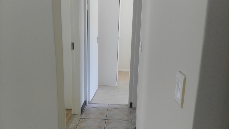 To Let 2 Bedroom Property for Rent in Sonneglans Gauteng