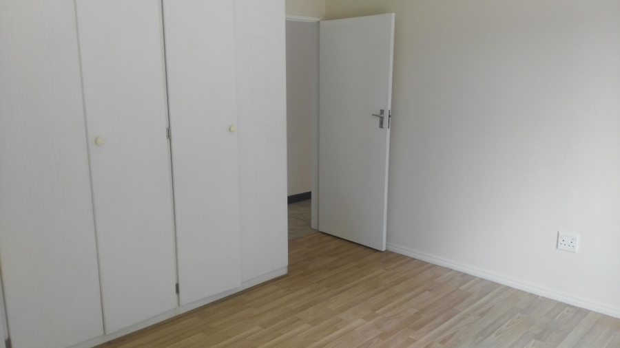 To Let 2 Bedroom Property for Rent in Sonneglans Gauteng