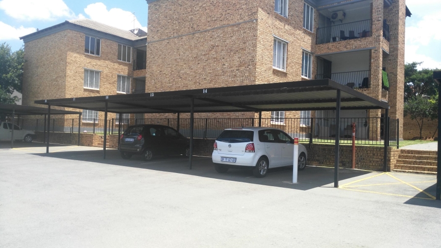 To Let 2 Bedroom Property for Rent in Sonneglans Gauteng