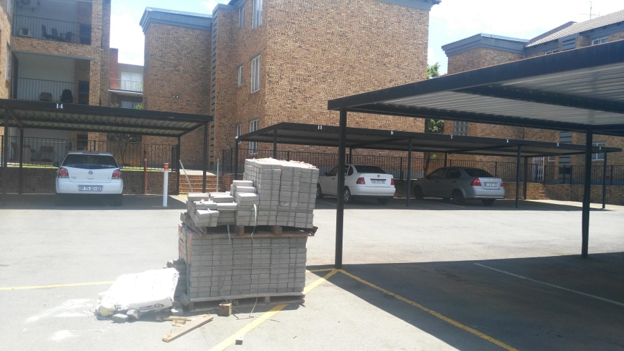 To Let 2 Bedroom Property for Rent in Sonneglans Gauteng