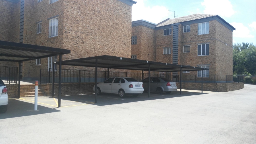 To Let 2 Bedroom Property for Rent in Sonneglans Gauteng