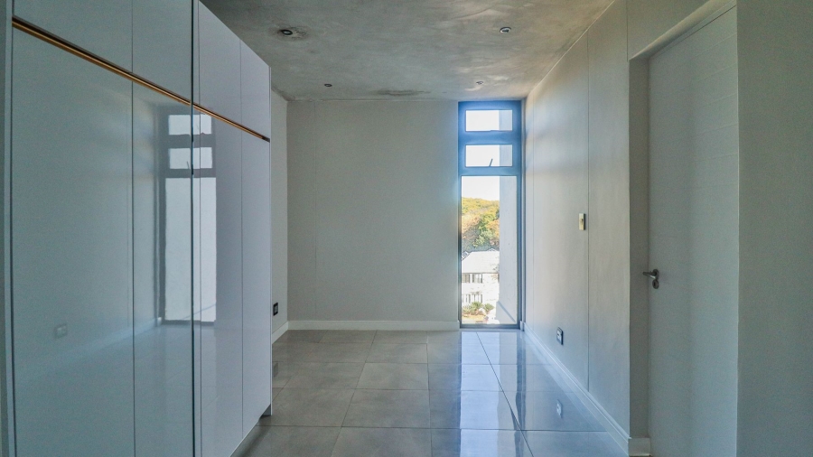 To Let 2 Bedroom Property for Rent in Houghton Estate Gauteng