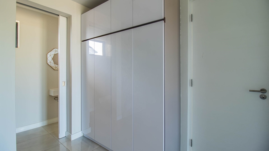 To Let 2 Bedroom Property for Rent in Houghton Estate Gauteng