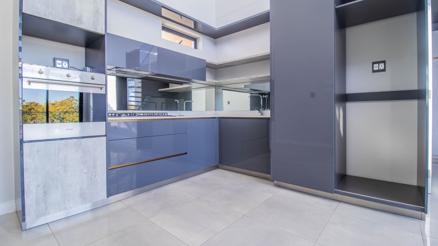 To Let 2 Bedroom Property for Rent in Houghton Estate Gauteng