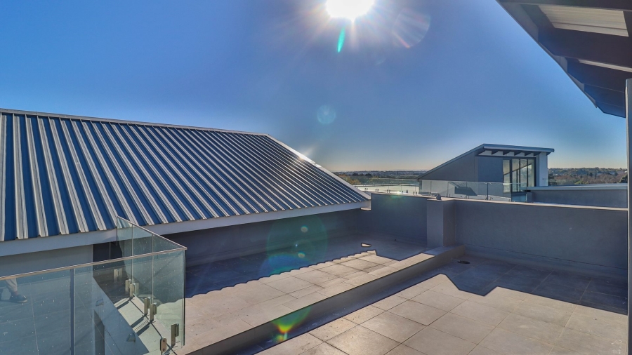 To Let 2 Bedroom Property for Rent in Houghton Estate Gauteng