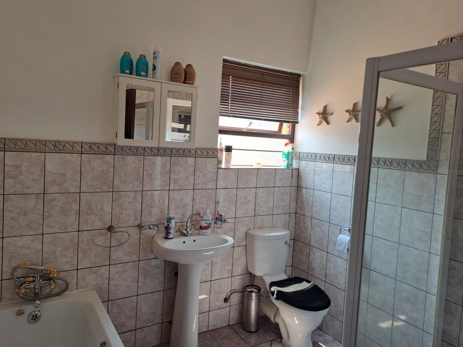 3 Bedroom Property for Sale in Rant En Dal Gauteng