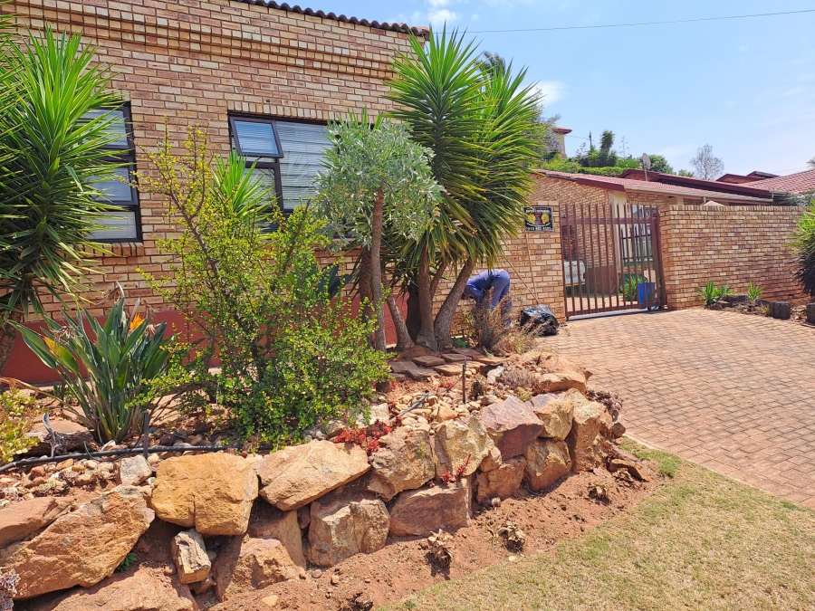 3 Bedroom Property for Sale in Rant En Dal Gauteng