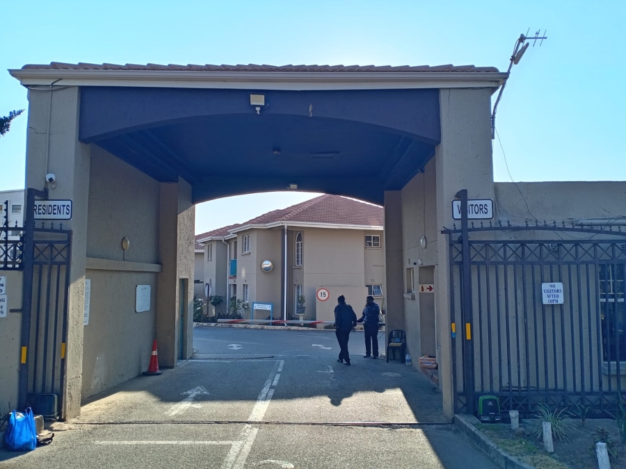 2 Bedroom Property for Sale in Vorna Valley Gauteng