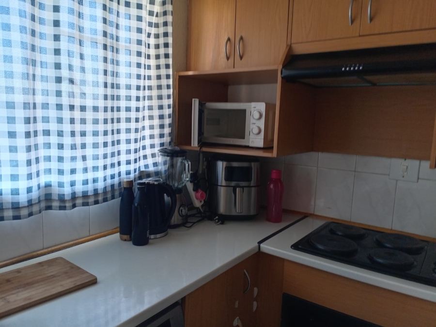 2 Bedroom Property for Sale in Vorna Valley Gauteng