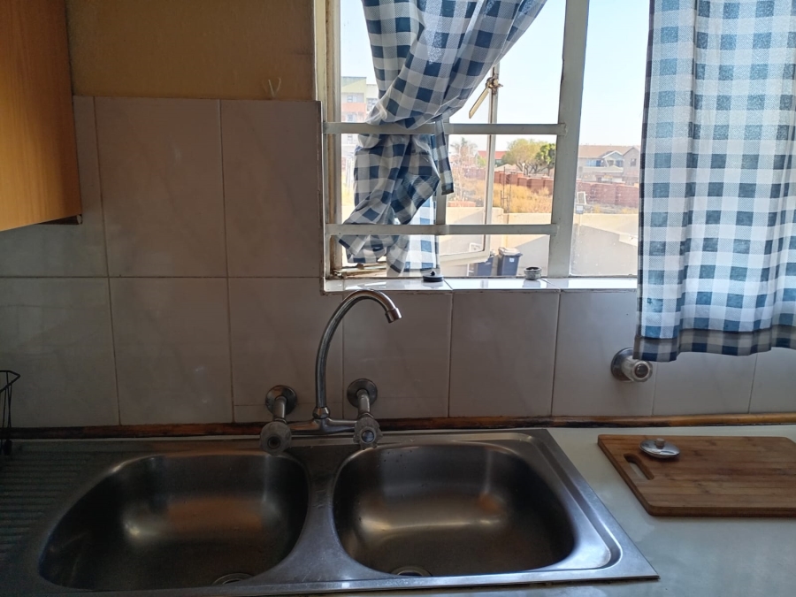 2 Bedroom Property for Sale in Vorna Valley Gauteng