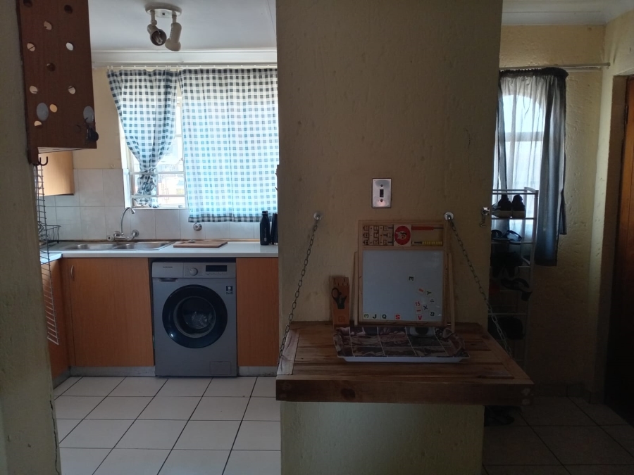 2 Bedroom Property for Sale in Vorna Valley Gauteng