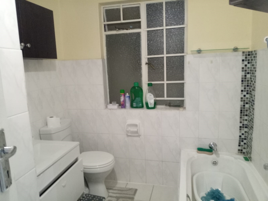 2 Bedroom Property for Sale in Vorna Valley Gauteng