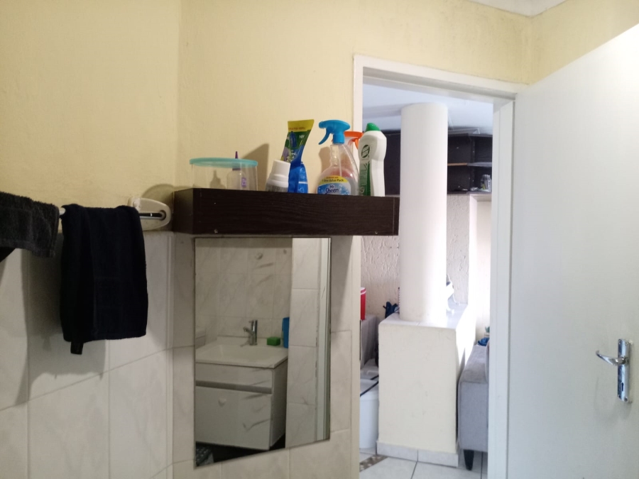 2 Bedroom Property for Sale in Vorna Valley Gauteng