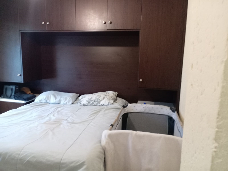 2 Bedroom Property for Sale in Vorna Valley Gauteng