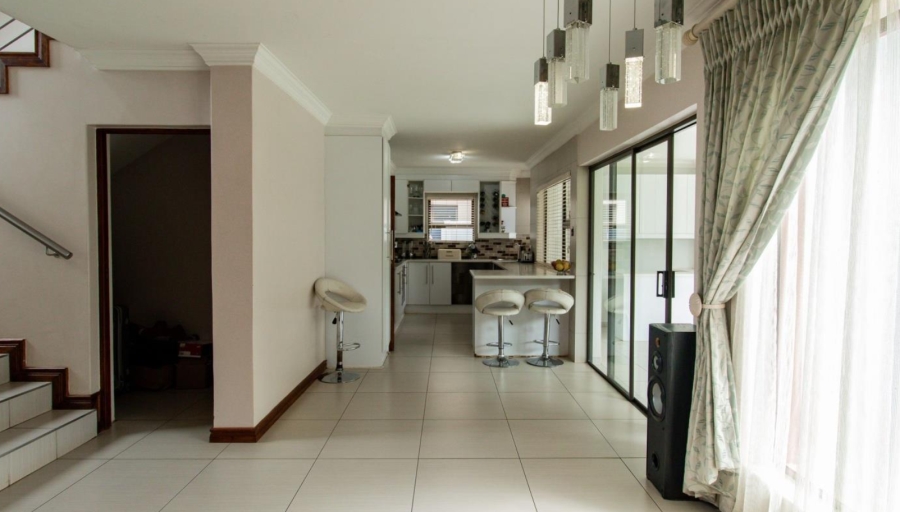5 Bedroom Property for Sale in Midstream Estate Gauteng