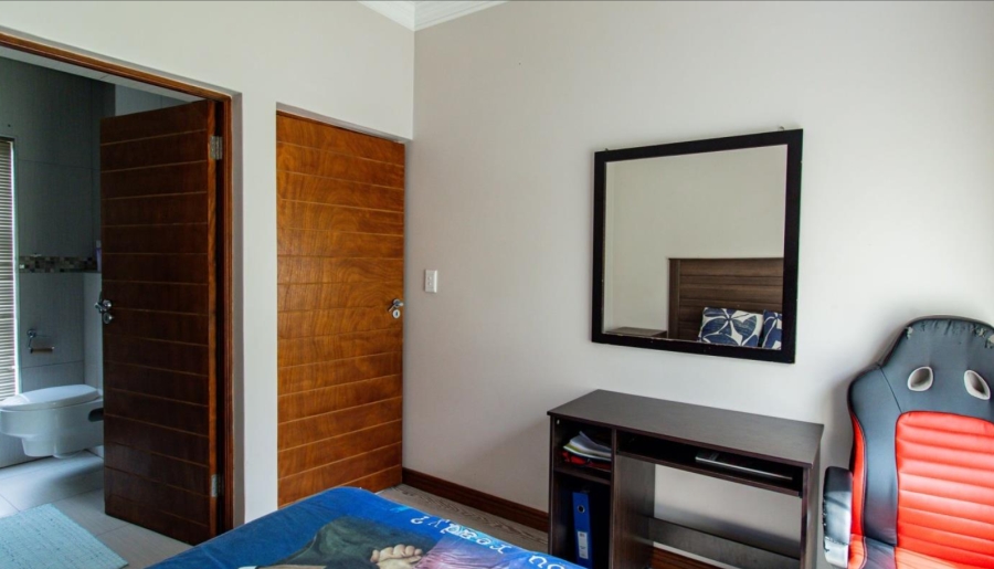 5 Bedroom Property for Sale in Midstream Estate Gauteng