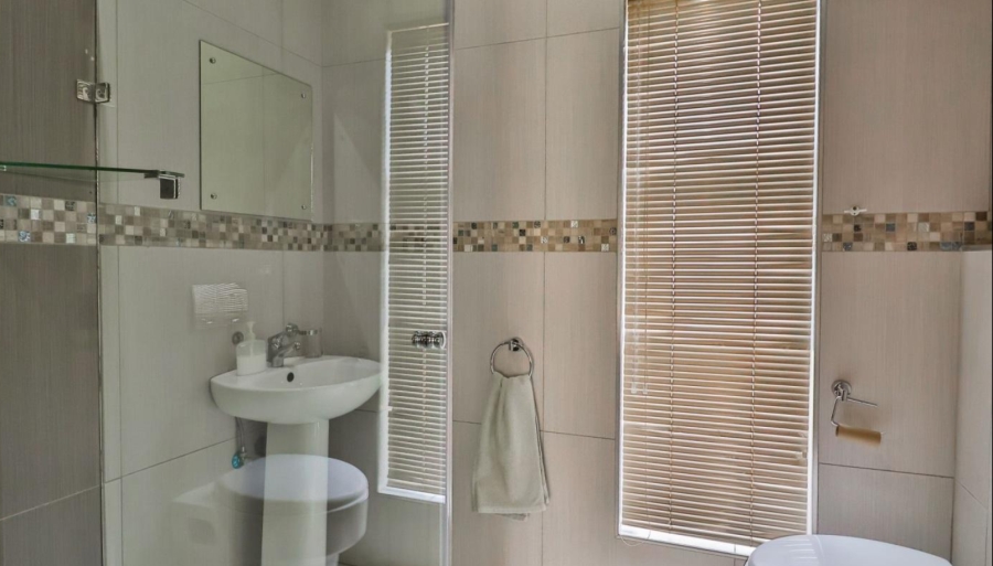 5 Bedroom Property for Sale in Midstream Estate Gauteng
