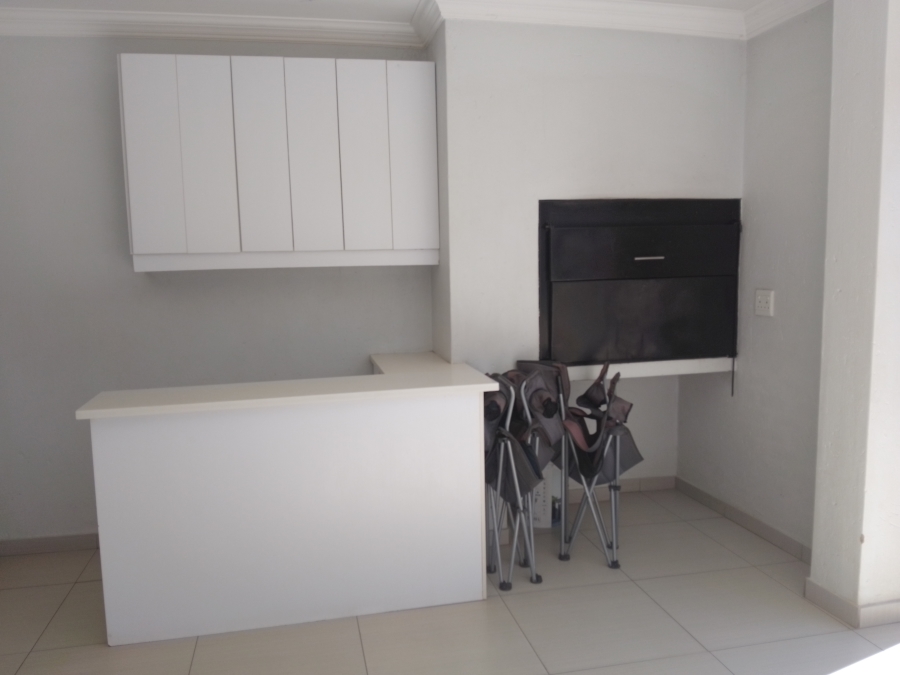 5 Bedroom Property for Sale in Midstream Estate Gauteng