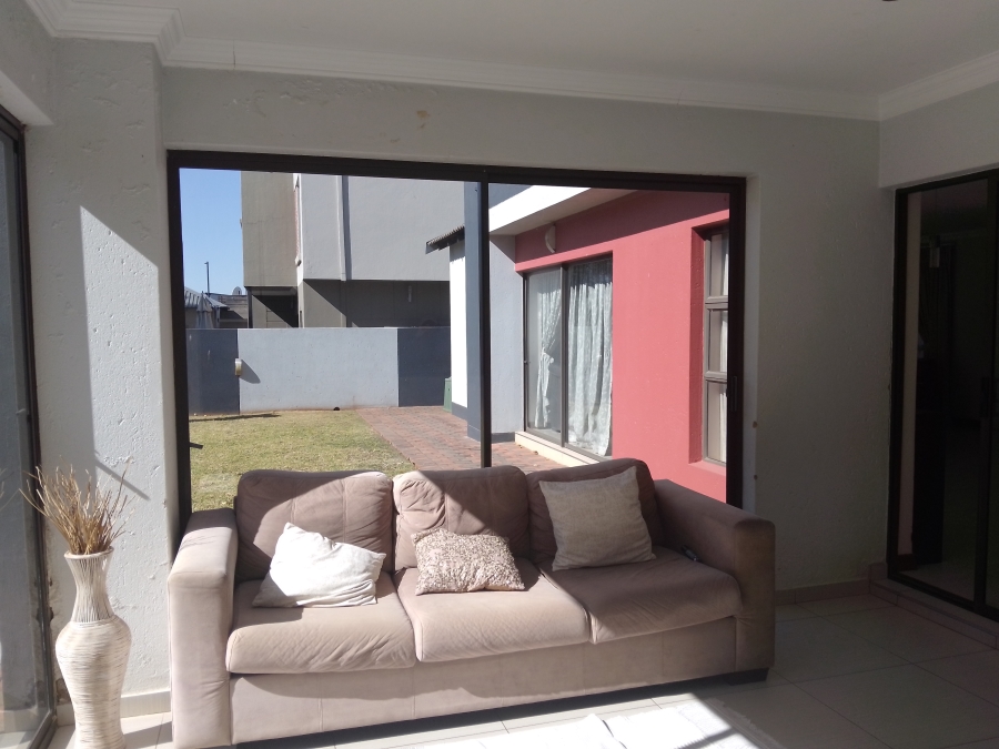 5 Bedroom Property for Sale in Midstream Estate Gauteng