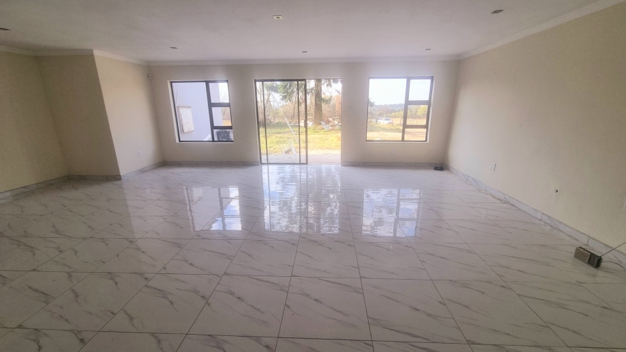 To Let 4 Bedroom Property for Rent in Glen Austin Gauteng