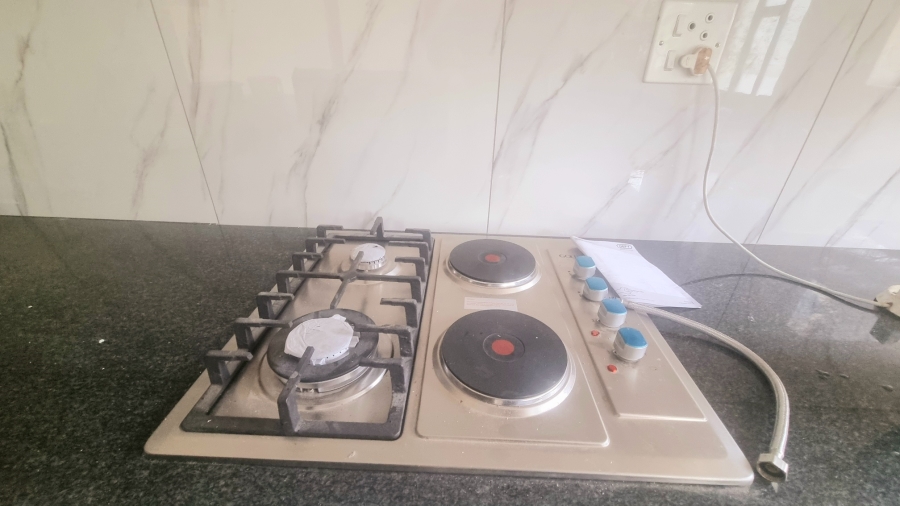 To Let 4 Bedroom Property for Rent in Glen Austin Gauteng