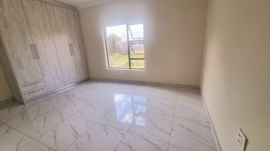 To Let 4 Bedroom Property for Rent in Glen Austin Gauteng