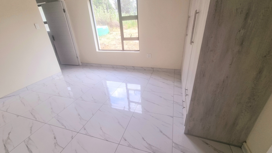 To Let 4 Bedroom Property for Rent in Glen Austin Gauteng