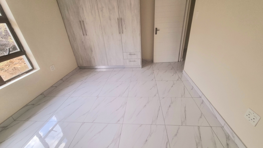 To Let 4 Bedroom Property for Rent in Glen Austin Gauteng