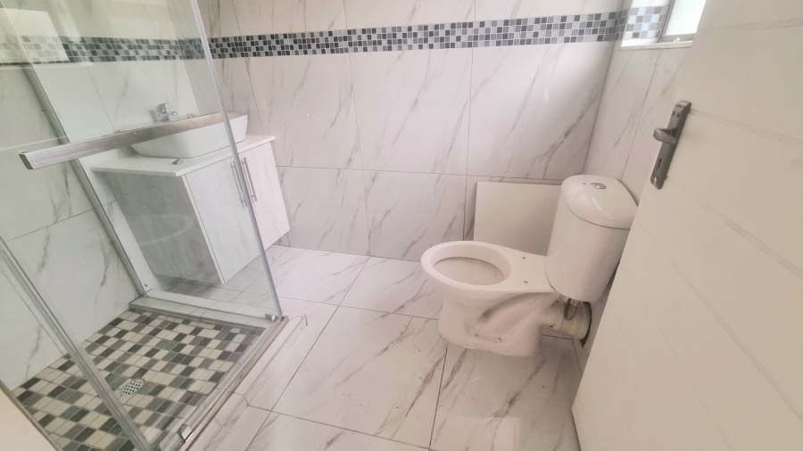 To Let 4 Bedroom Property for Rent in Glen Austin Gauteng