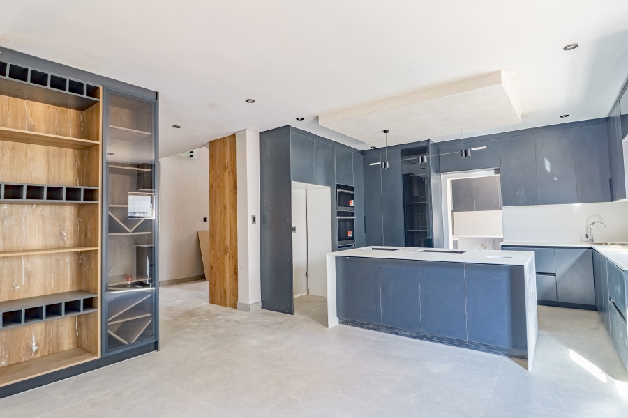 5 Bedroom Property for Sale in Six Fountains Residential Estate Gauteng
