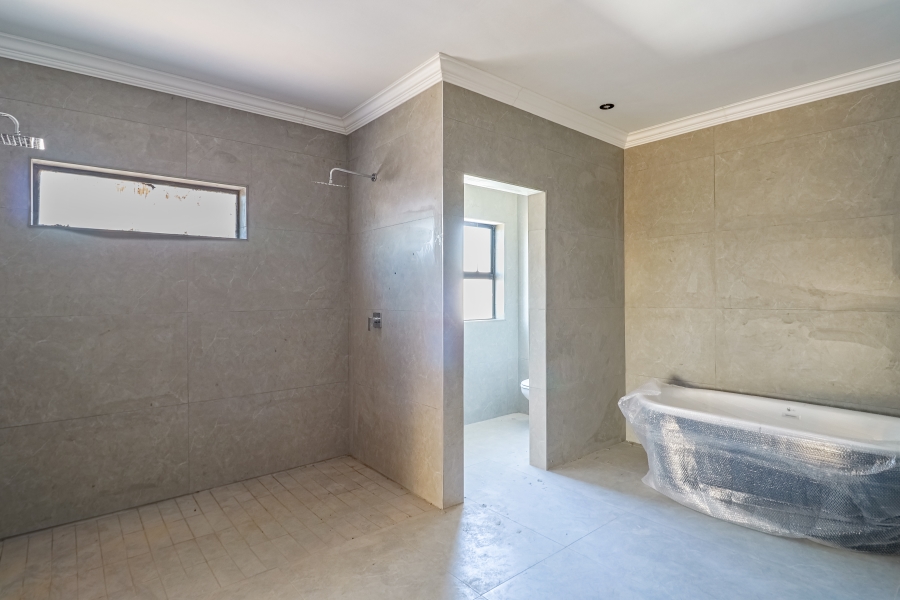 5 Bedroom Property for Sale in Six Fountains Residential Estate Gauteng