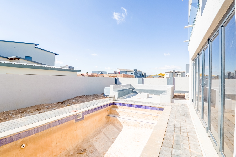 5 Bedroom Property for Sale in Six Fountains Residential Estate Gauteng