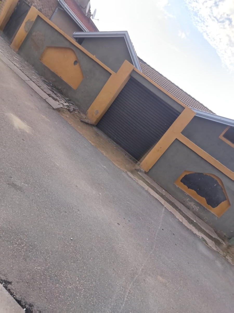 3 Bedroom Property for Sale in Elindinga Gauteng
