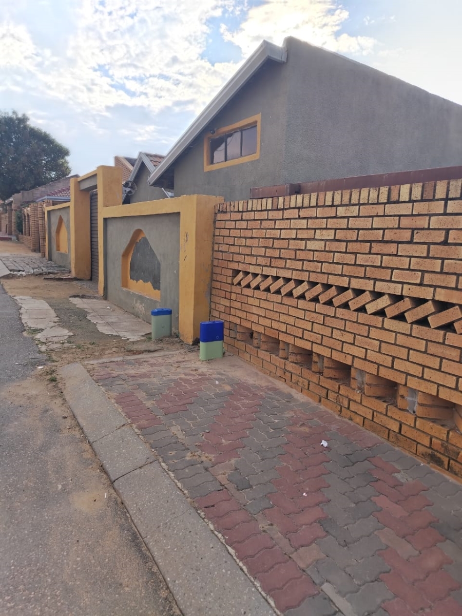 3 Bedroom Property for Sale in Elindinga Gauteng