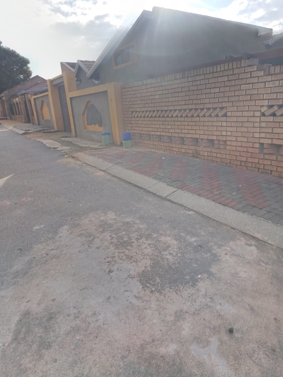 3 Bedroom Property for Sale in Elindinga Gauteng
