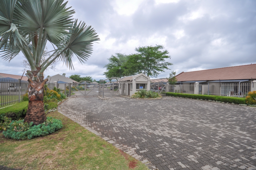 2 Bedroom Property for Sale in Eldorette Gauteng