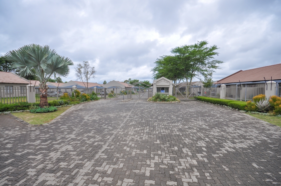 2 Bedroom Property for Sale in Eldorette Gauteng